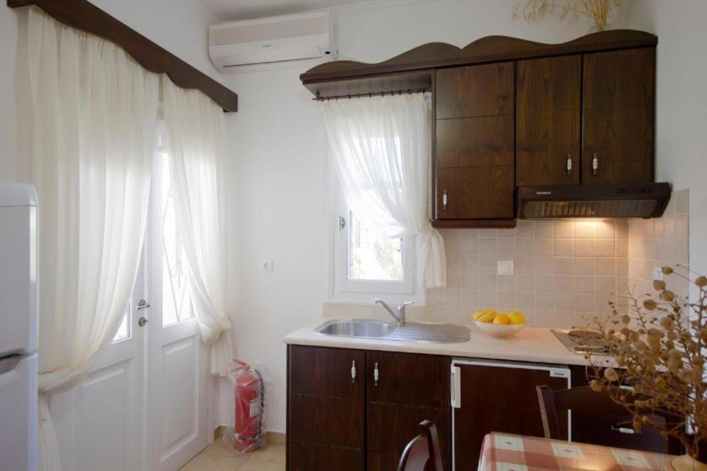 Apartments With View Adamantas Exterior photo